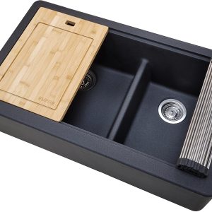 Self-Trimming Titan Farmhouse